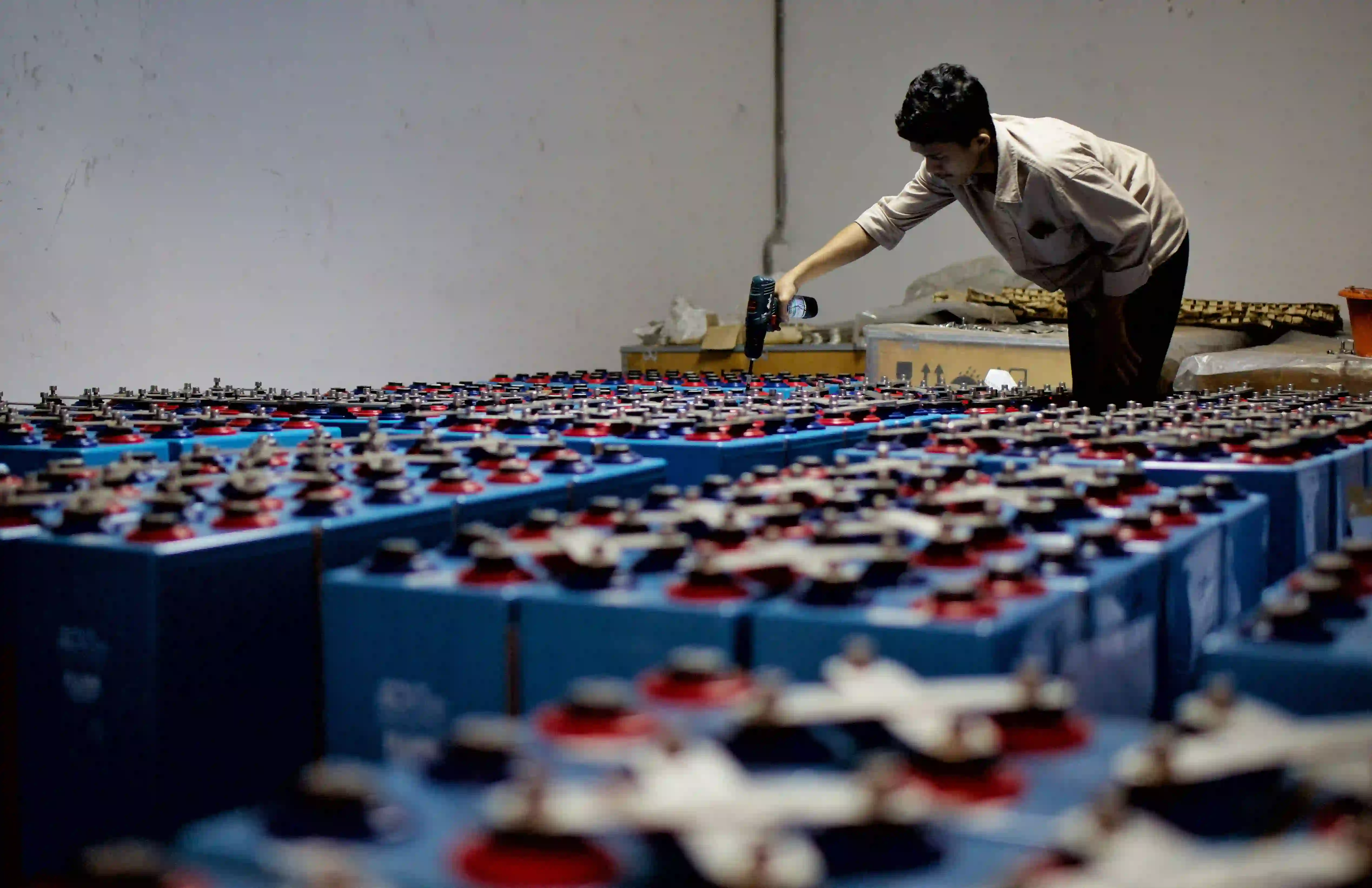 The Glue Holding Your EV Battery Together Might Also Be Locking You Out of Repair