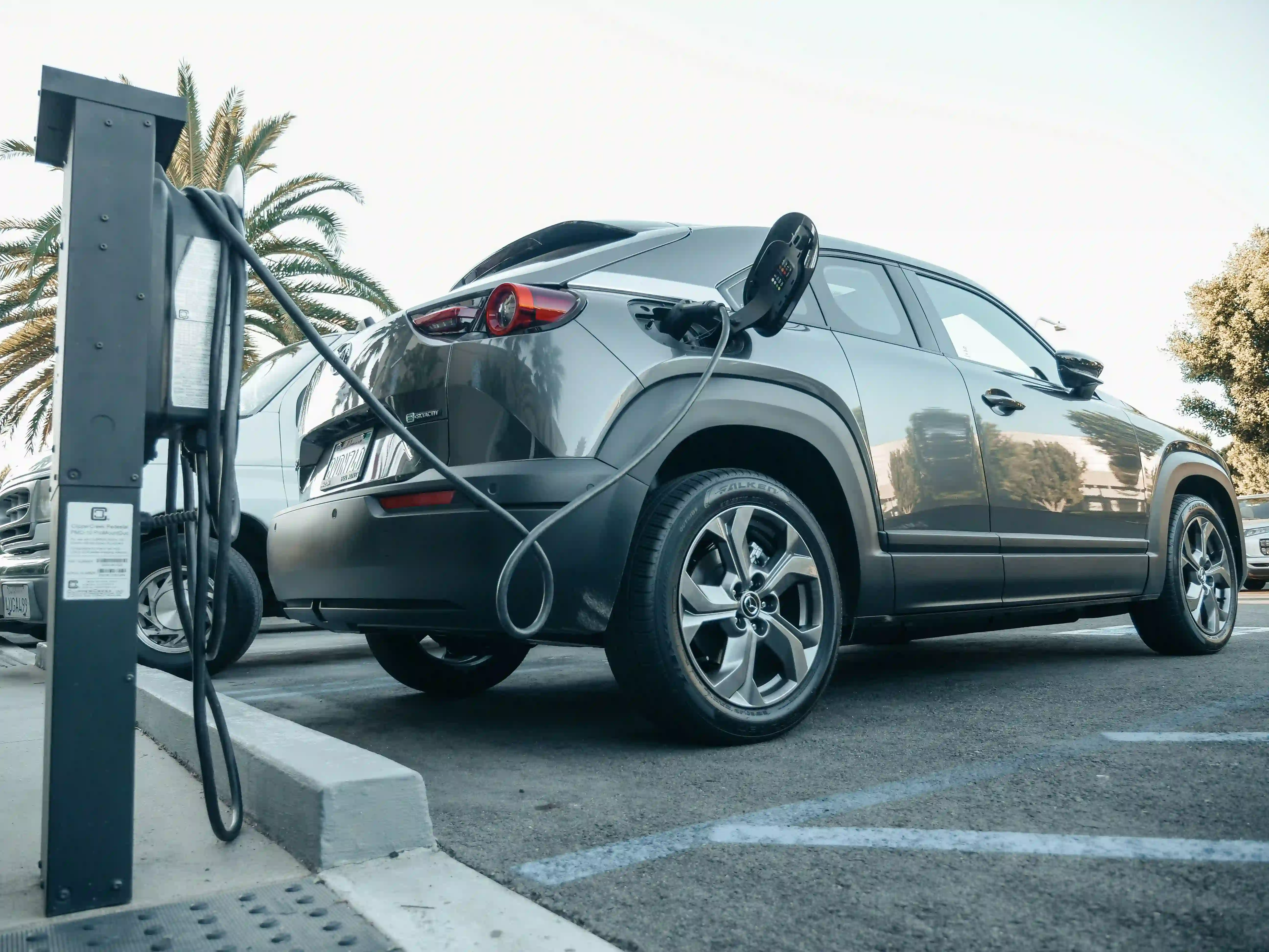 A Japanese Subsidy Change Made the Plug-in Hybrid Cheaper Than the Regular Hybrid